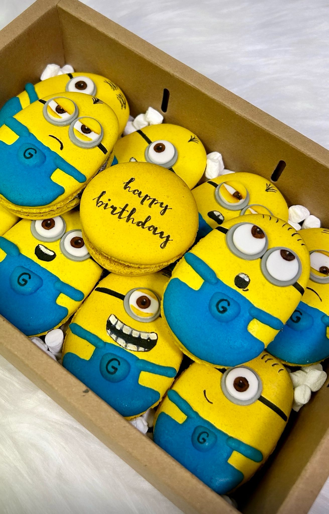 Minion Macarons