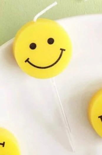 Smiley Candle (1 Piece)