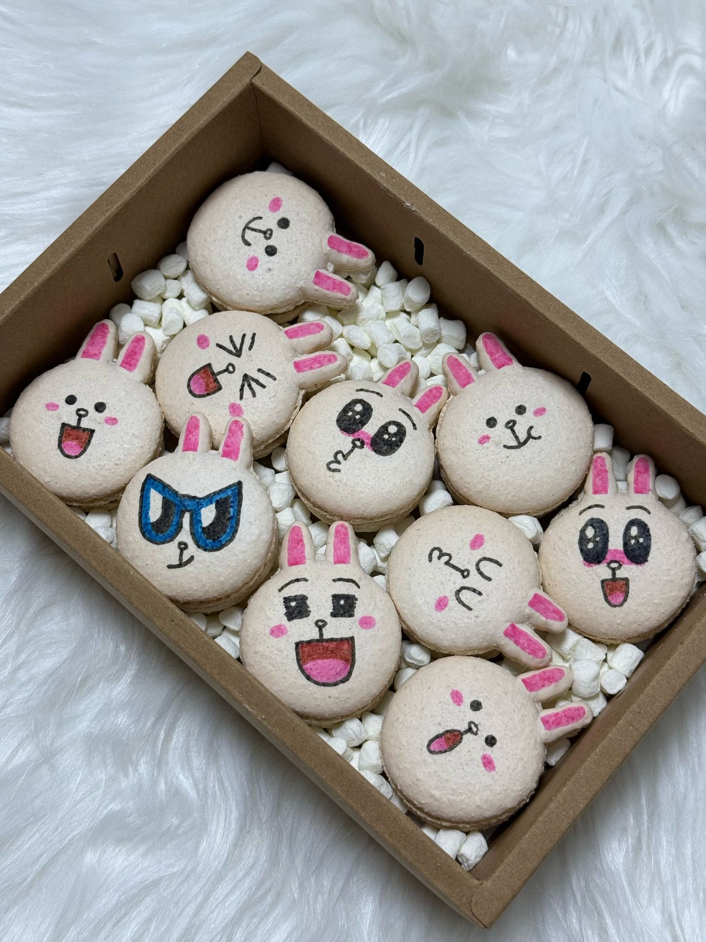 LINE Macarons