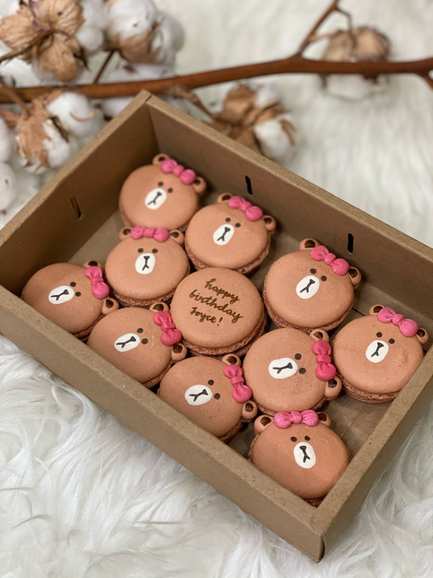 LINE Macarons