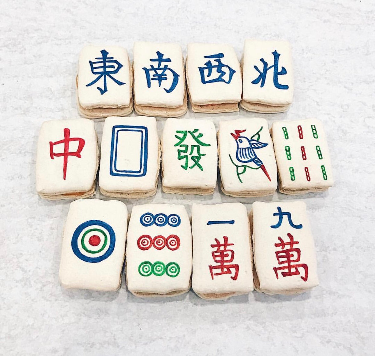13 Wonders Macaron